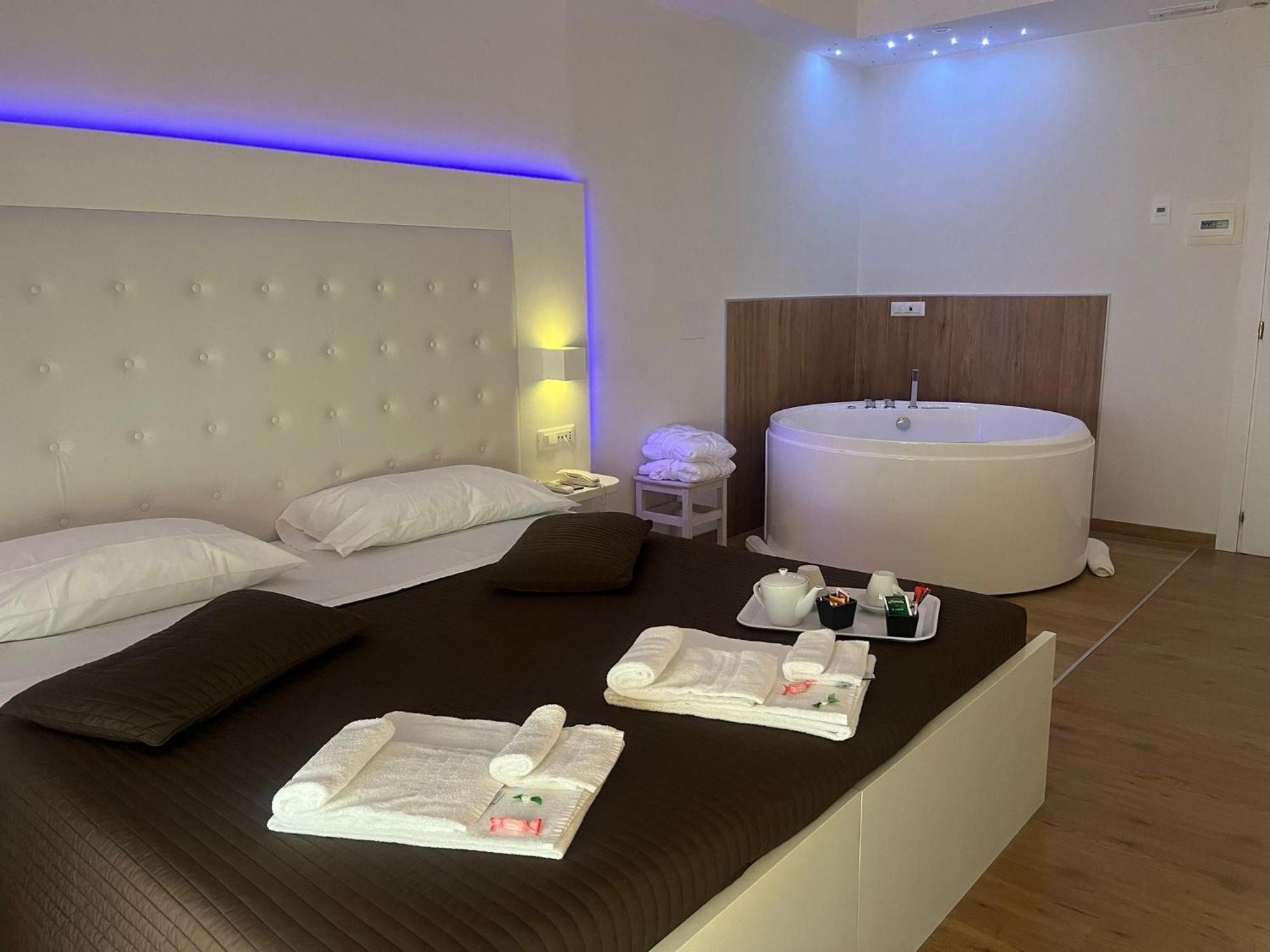 Boutique Hotel E Spa Citta Bianca Pescara Ngoại thất bức ảnh